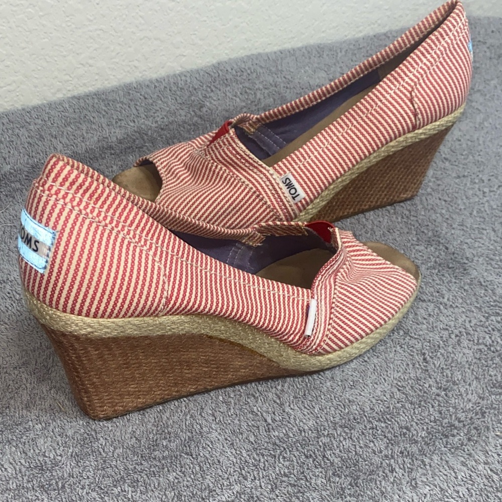 🛍️Tom’s wedged heel with a red and white pattern! - Picture 6 of 8